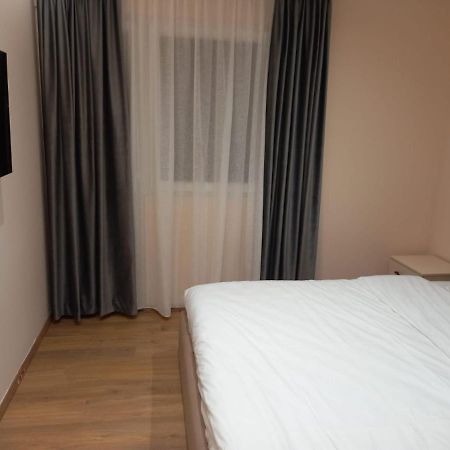 Djakbe Hotel Tirana Kültér fotó
