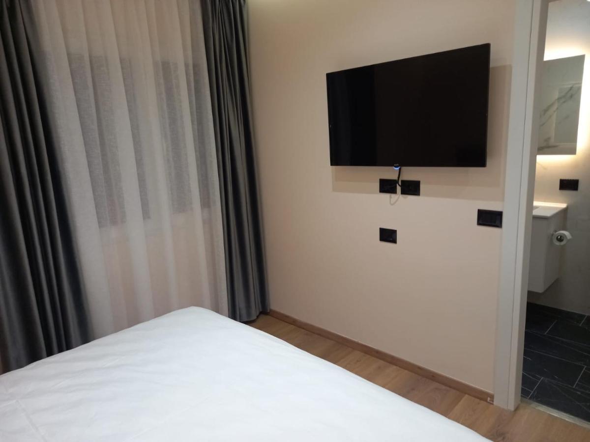 Djakbe Hotel Tirana Kültér fotó