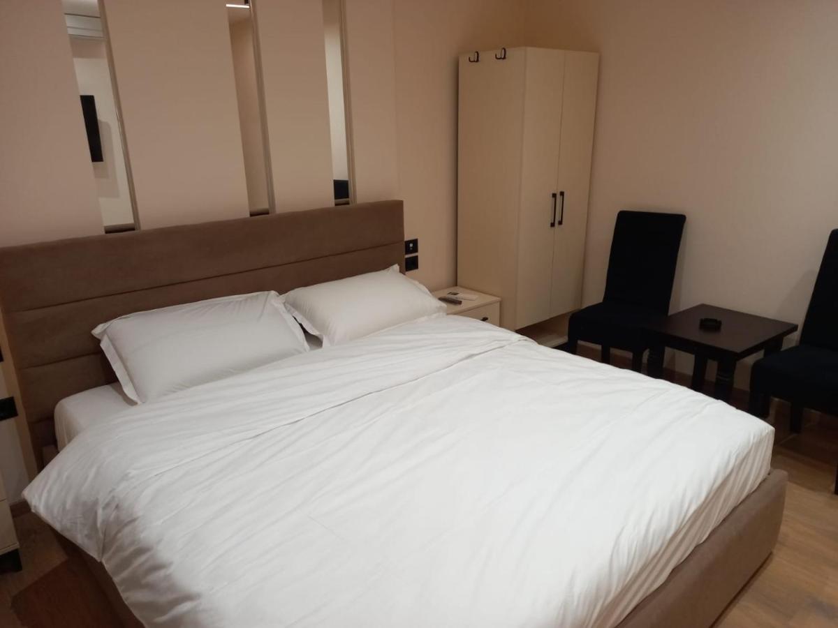 Djakbe Hotel Tirana Kültér fotó